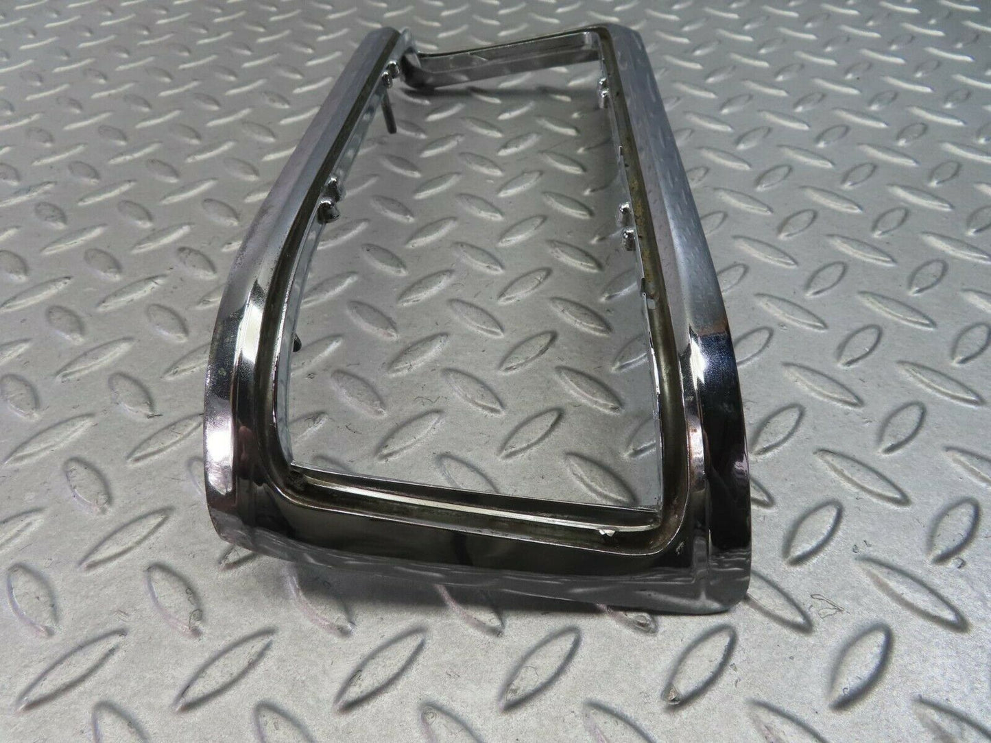 8510 Mercedes-Benz W115 Tail Light Chrome Frame Left