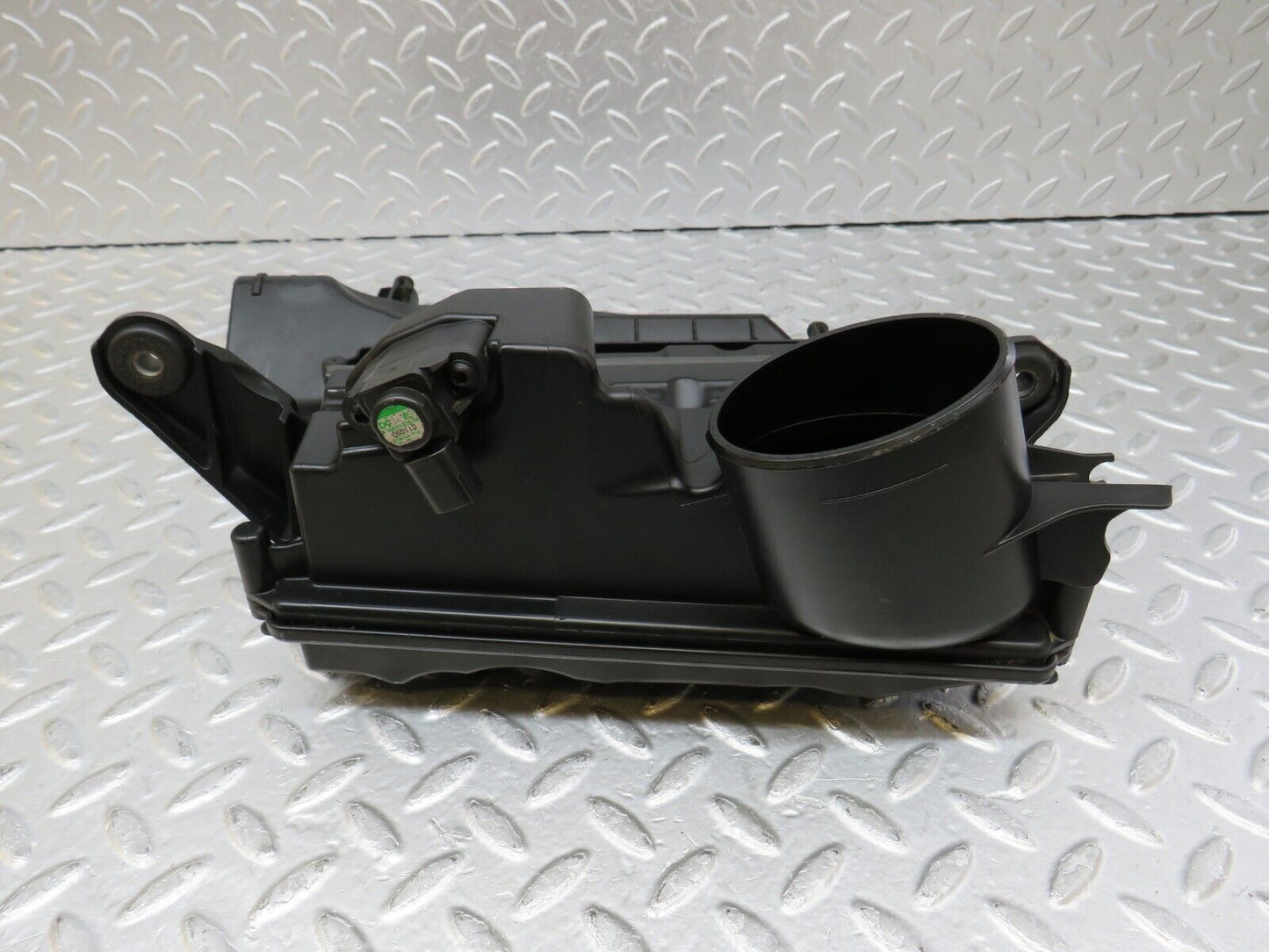 35116 Mercedes-Benz W221 Air Filter Box Housing 6420902101 0051535028