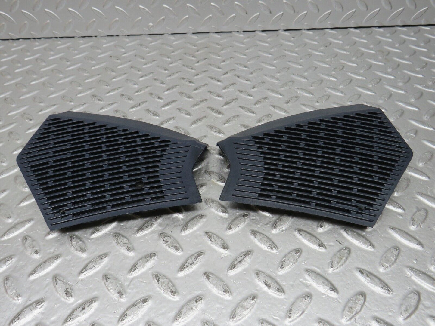 31979 Mercedes-Benz W123 230E Dashboard Speaker Covers 1236802707 1236802807