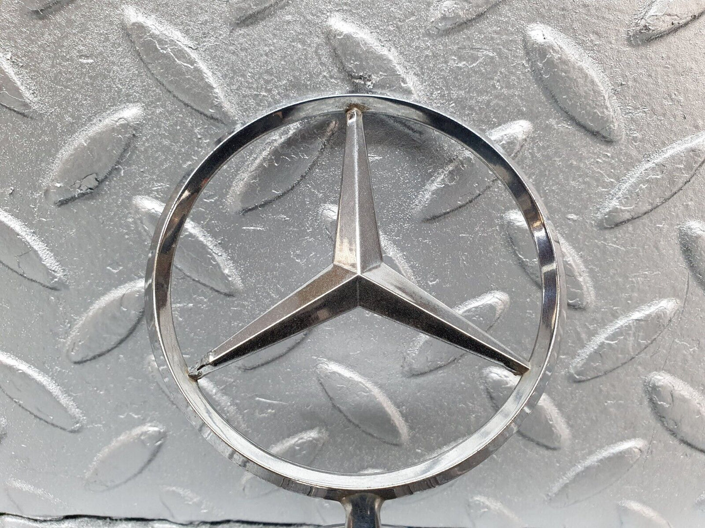 42041 Mercedes-Benz W202 C200 Front Emblem Badge