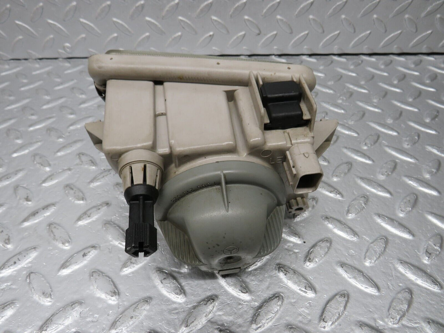 39611 Mercedes-Benz R129 320SL Coupe Front Left Fog Light Bosch 1305621696 1305230160 1305219028
