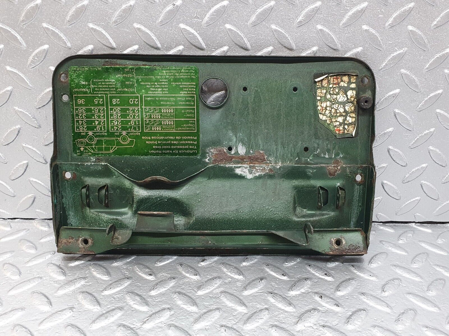 43176 Mercedes-Benz W108 280SE Fuel Tank Flap Cap