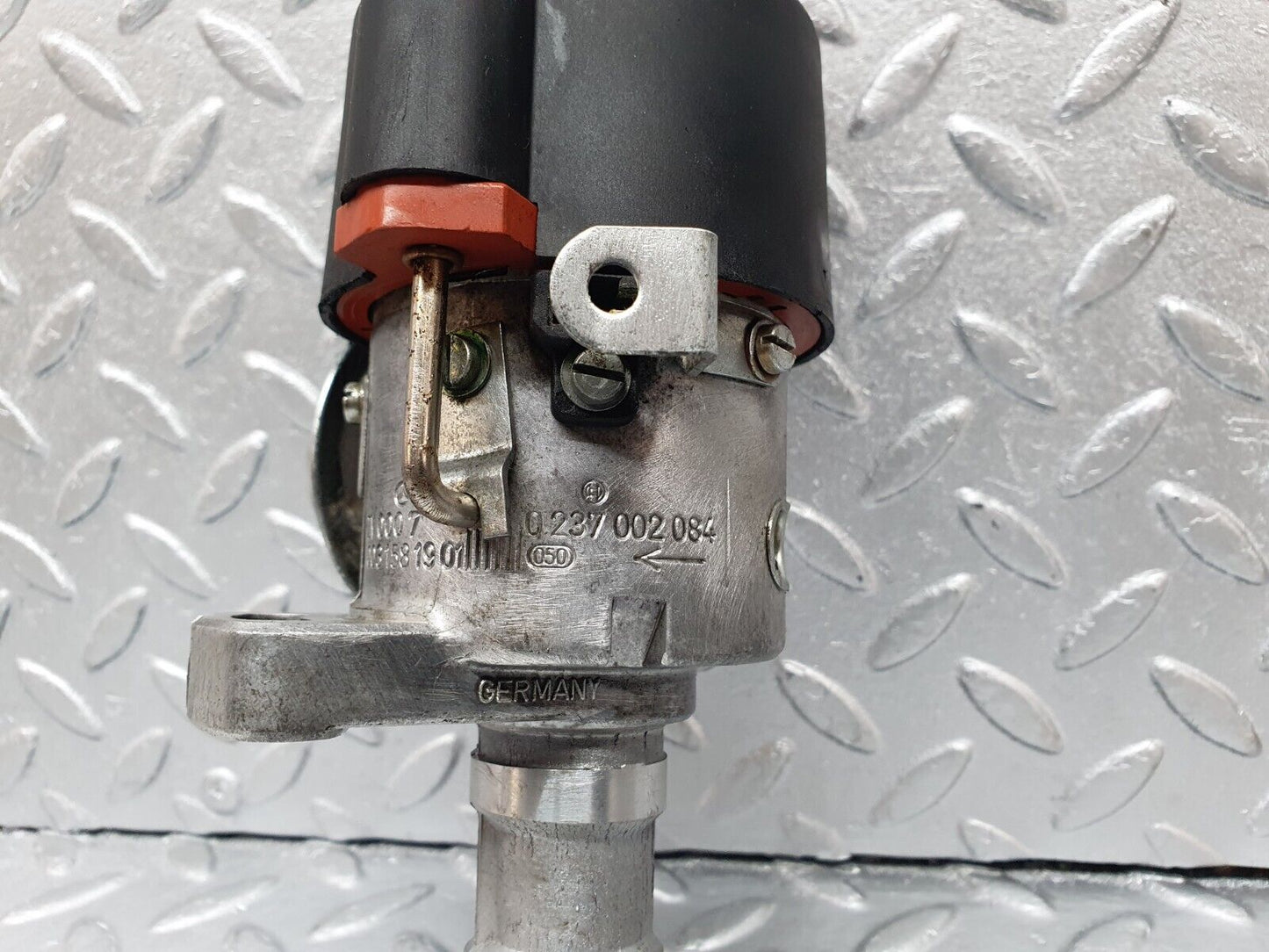 42721 Mercedes-Benz W201 190 Ignition Distributor Bosch 0031581901 0237002084