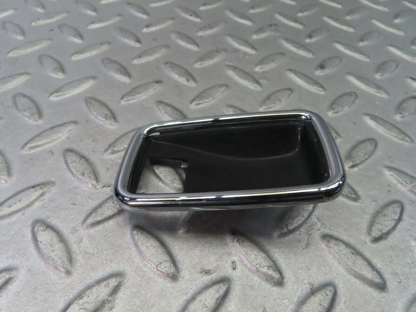 8662 Mercedes-Benz W108 Chrome Frame For Door Opener Left 1087660511