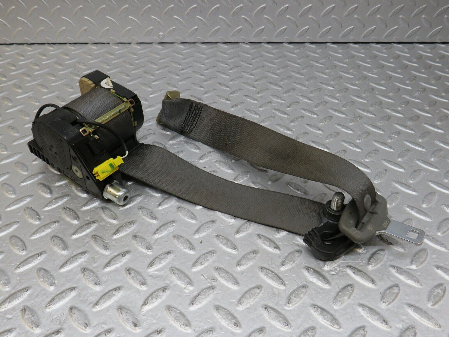 35279 Mercedes-Benz W221 Rear Seat Belt Set & Buckles 2218600485 2218600385