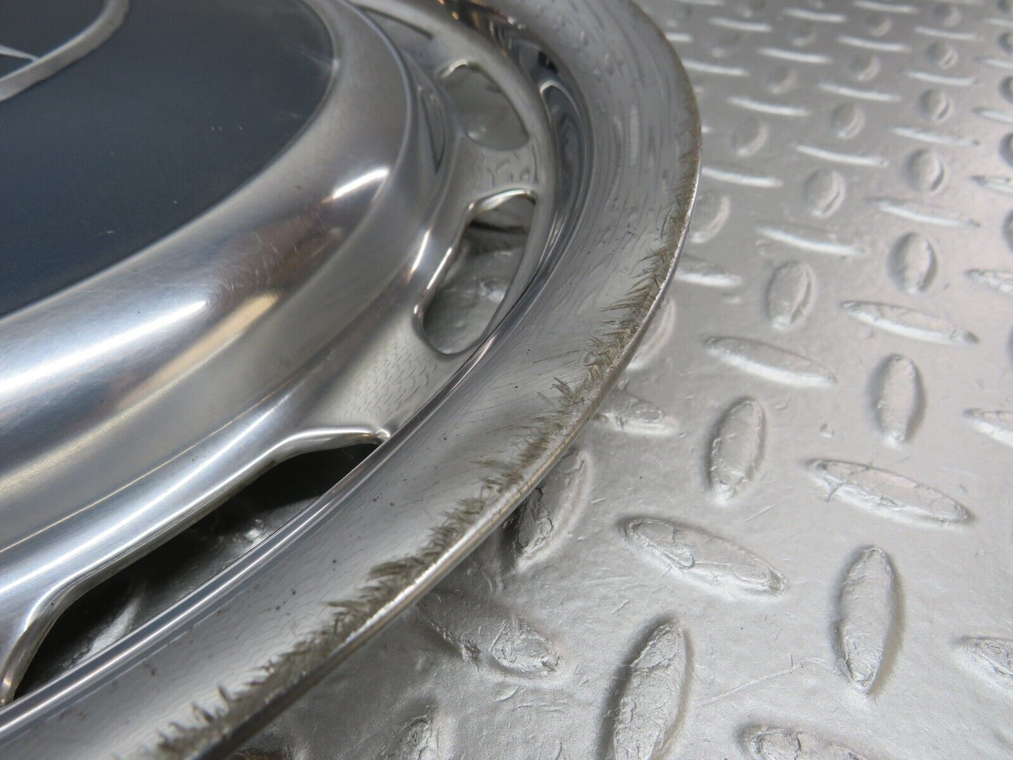 37466 Mercedes-Benz W109 300SEL Wheel Hub Cap 14"