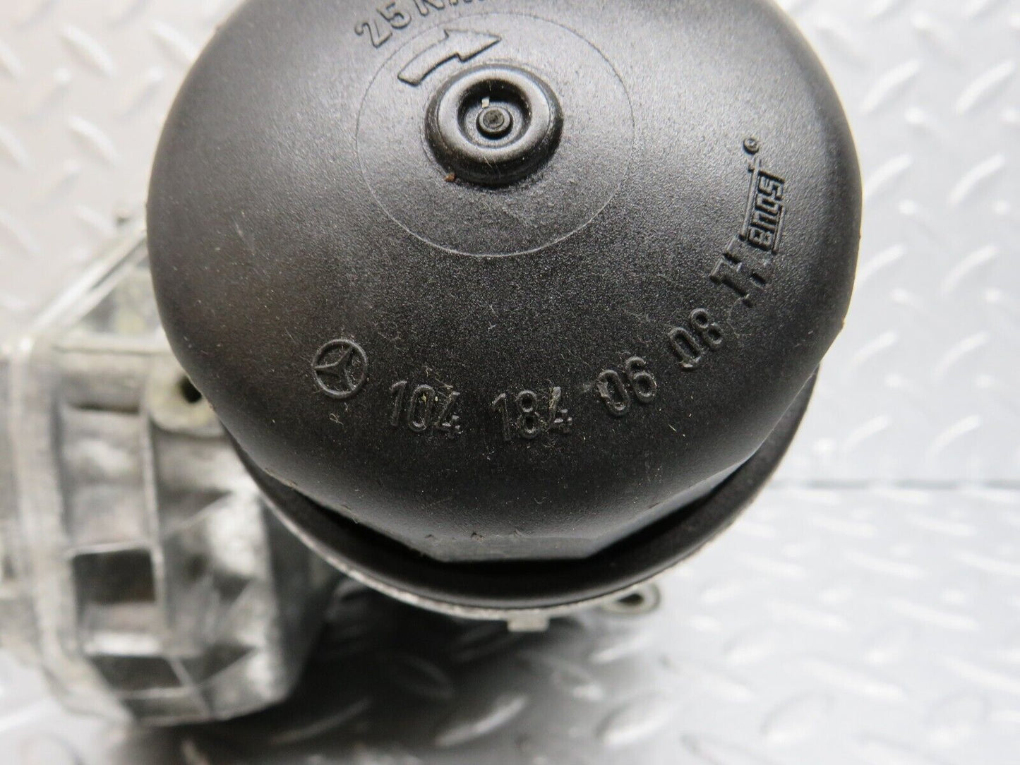 39789 Mercedes-Benz R129 320SL Coupe Oil Filter Housing 1041840095 1041845302 1041840608