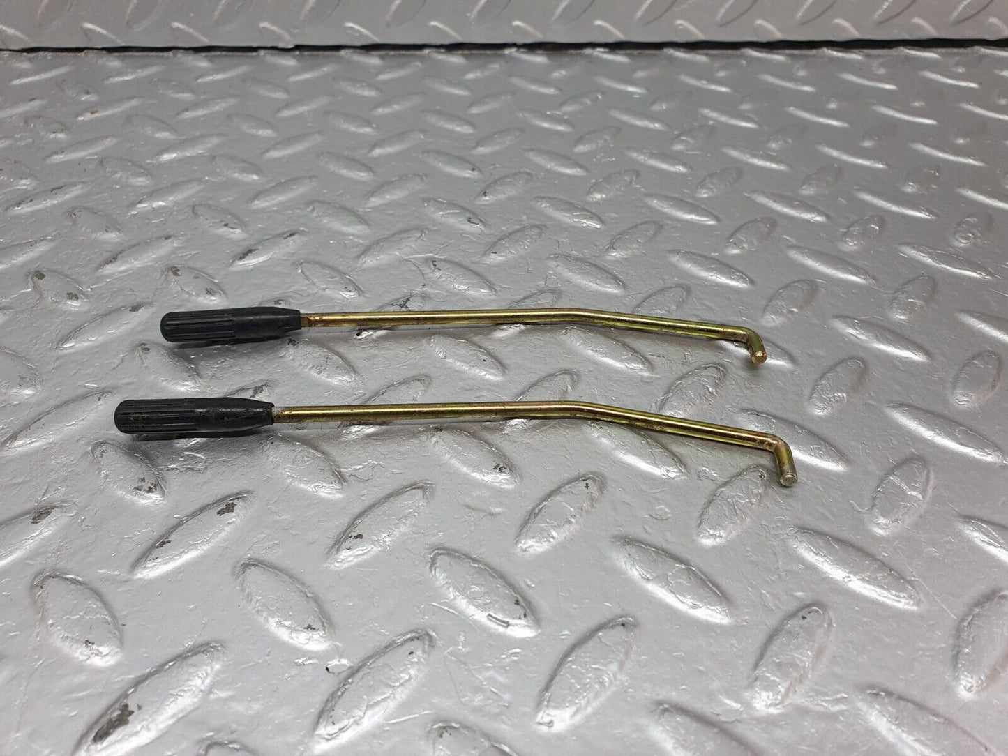 41707 Mercedes-Benz W124 200E Front Door Lock Knob Pair