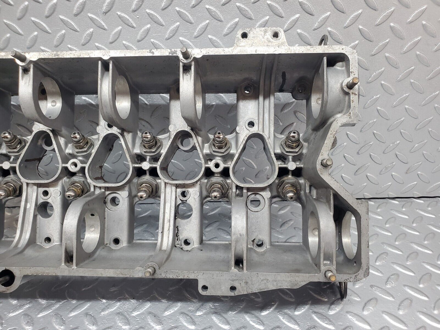 44307 Mercedes-Benz W123 280E Camshaft Bearing Casing 1100163304