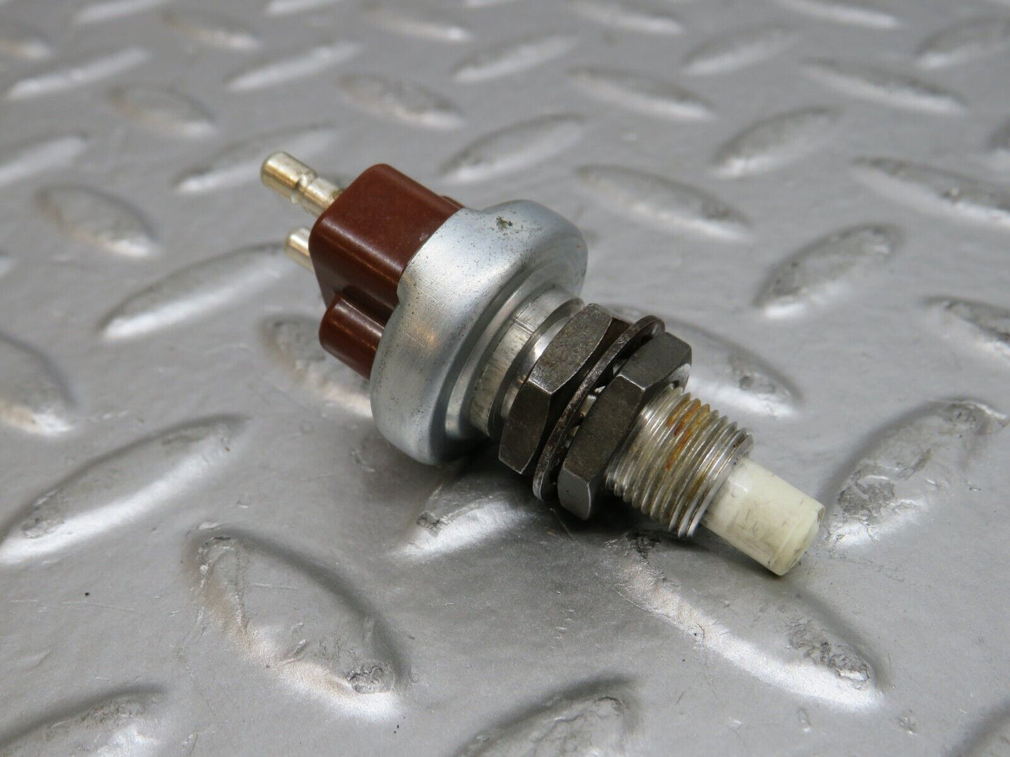 25431 Mercedes-Benz W123 200 Brake Light Contact Switch 190130
