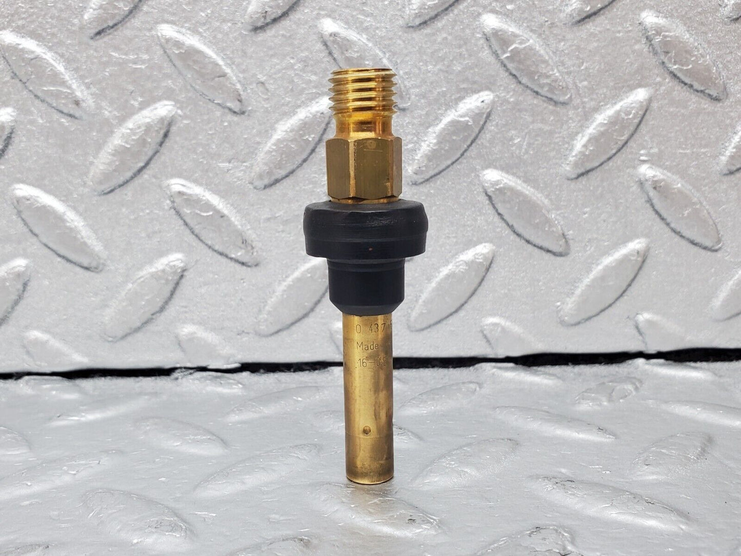 45338 Mercedes-Benz 280E M110.983 Fuel Injector Bosch 0437502047