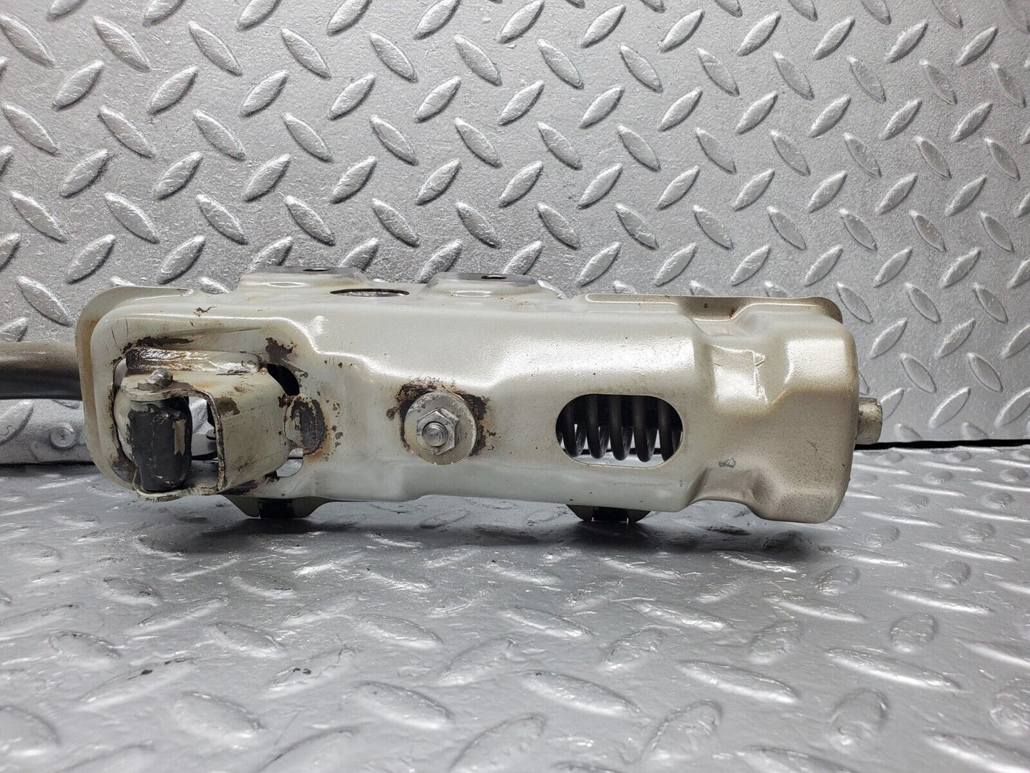 45834 Mercedes-Benz W126 420SE Trunk Lid Hinge Left Side