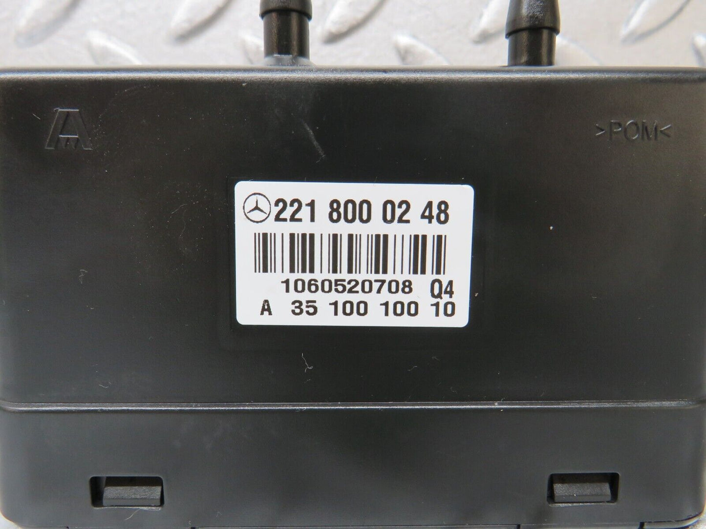 35221 Mercedes-Benz W221 Central Locking Pump 2218000248 2218000035 2218000018