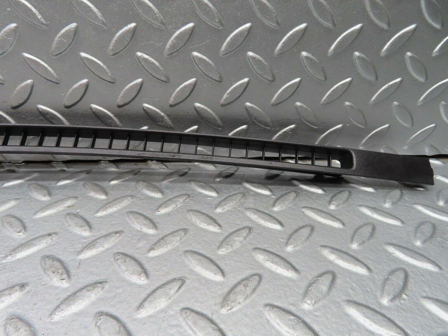 19983 Mercedes-Benz R129 300SL Coupe Windscreen Defroster Air Vent 1296890380