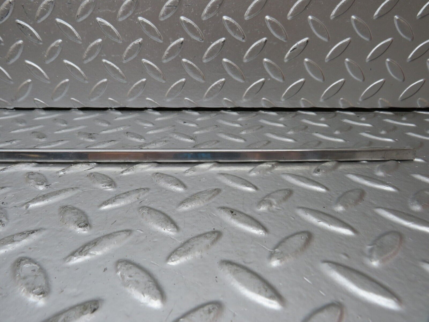 26360 Mercedes-Benz W116 450SE Sunroof Chrome Trim