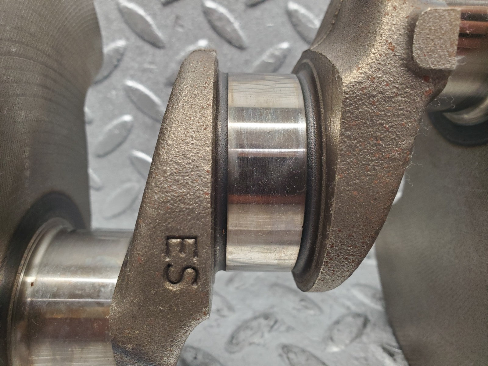 W124 Wagon crankshaft used OEM