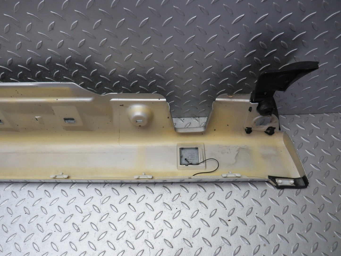 34786 Mercedes-Benz W210 320E Side Skirt Left Side 2106908125 2106987930