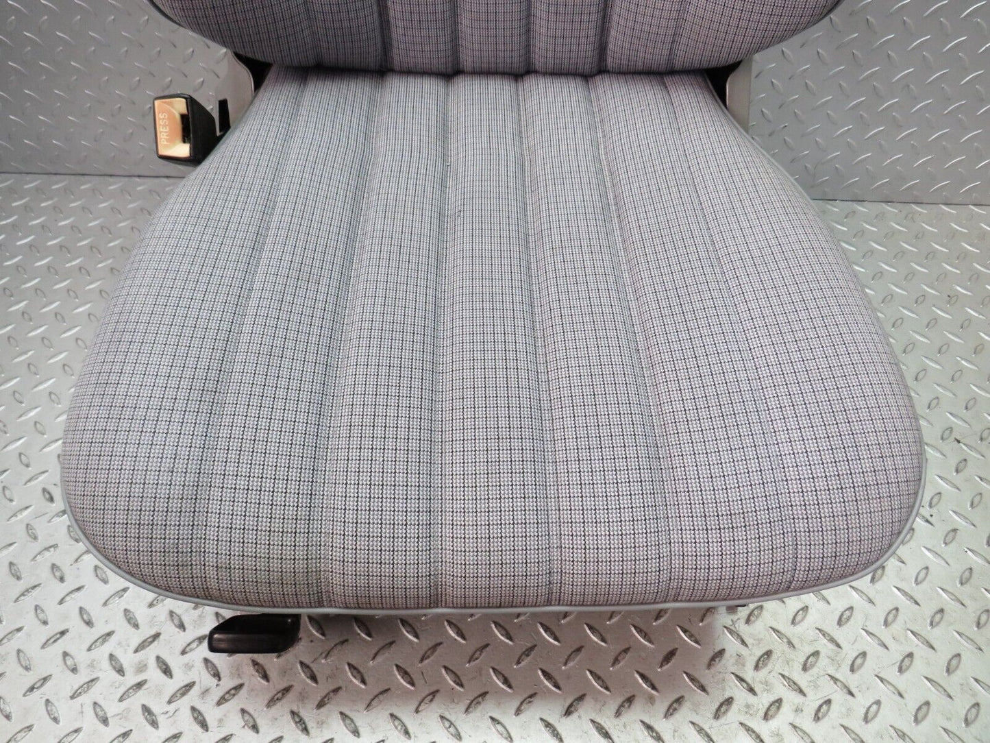 33705 Mercedes-Benz W201 190E Front Left Passenger Seat Grey