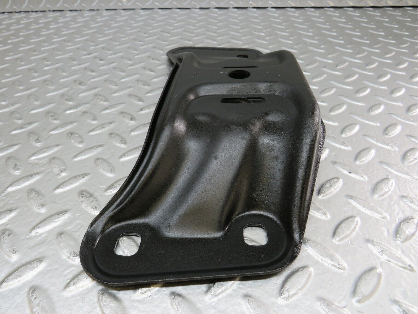 25306 Mercedes-Benz W201 190D Gearbox Mount Bracket