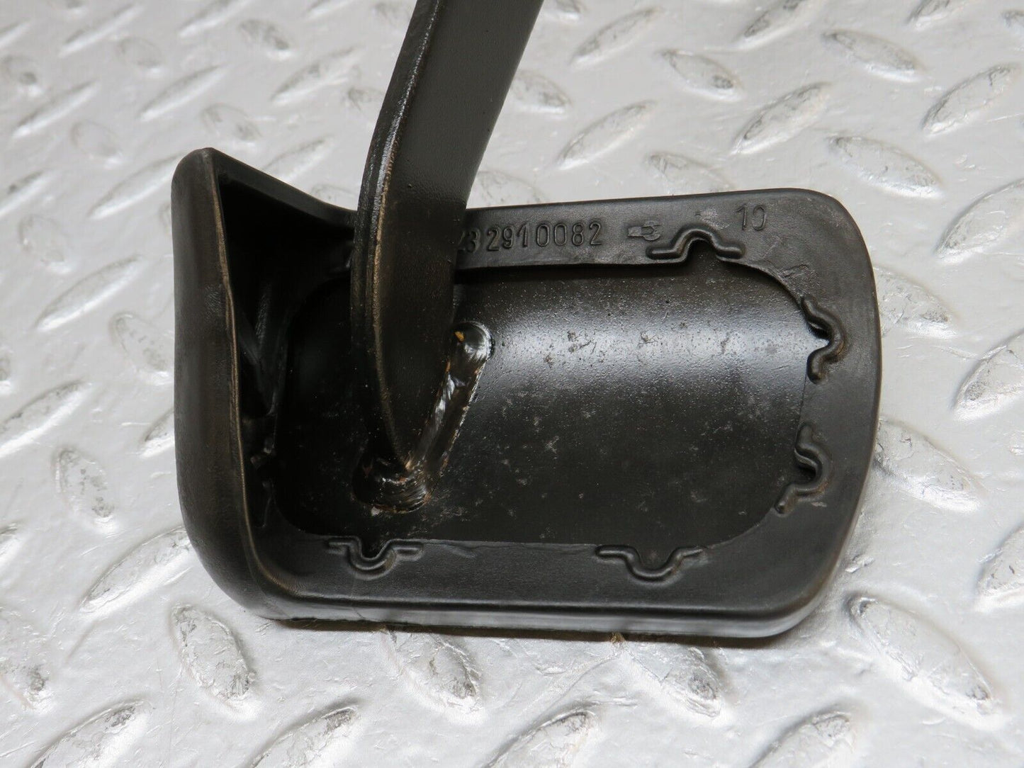 37973 Mercedes-Benz A124 320E Cabriolet Brake Pedal With Rubber 1232910082