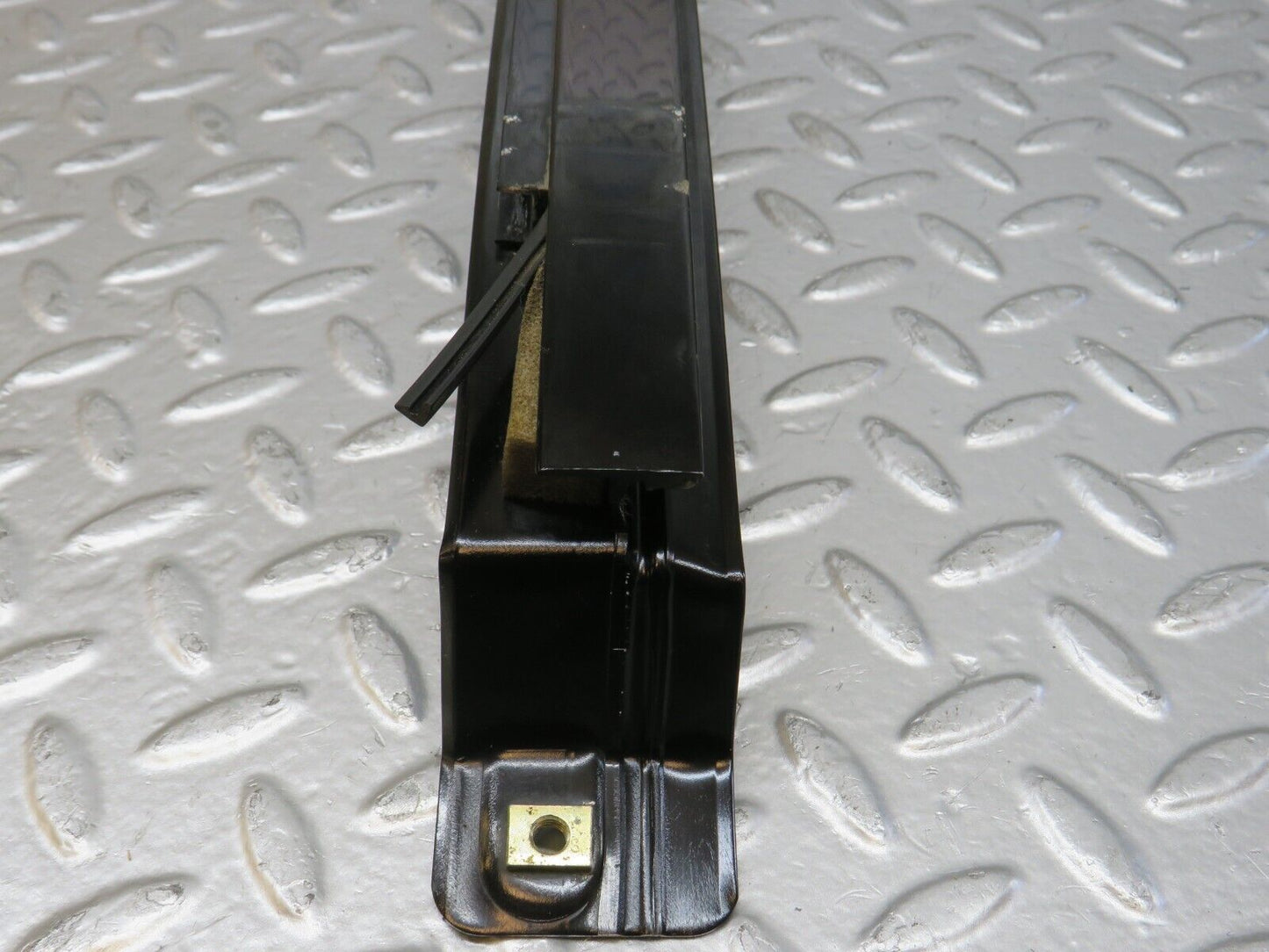 25060 Mercedes-Benz W140 S320 Rear Right Door Window Exterior Trim