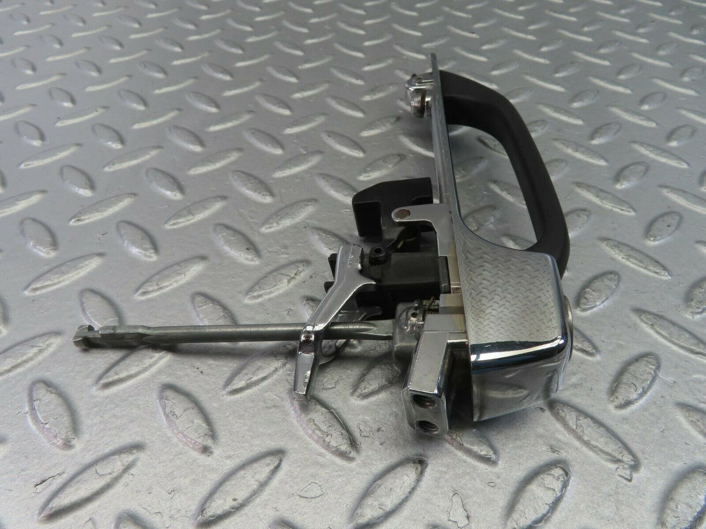 10113 Mercedes-Benz C123 230CE Coupe Exterior Chrome Door Handle No Key