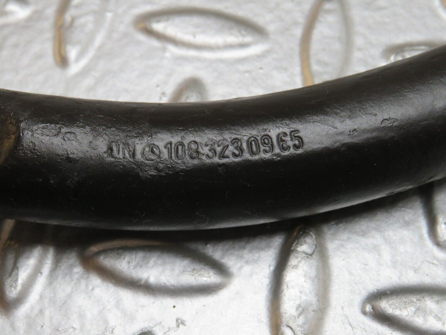0383 Mercedes-Benz W108 280SE Torsion Bar 1083230965