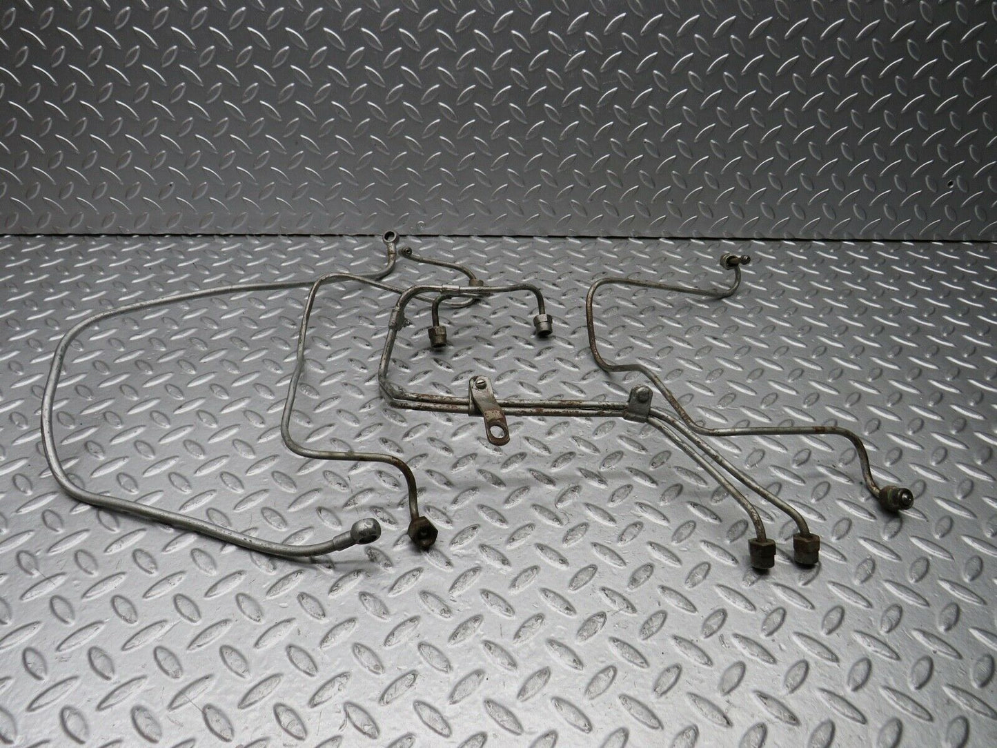 21928 Mercedes-Benz UNIMOG OM636.917 Fuel Line Hose Set