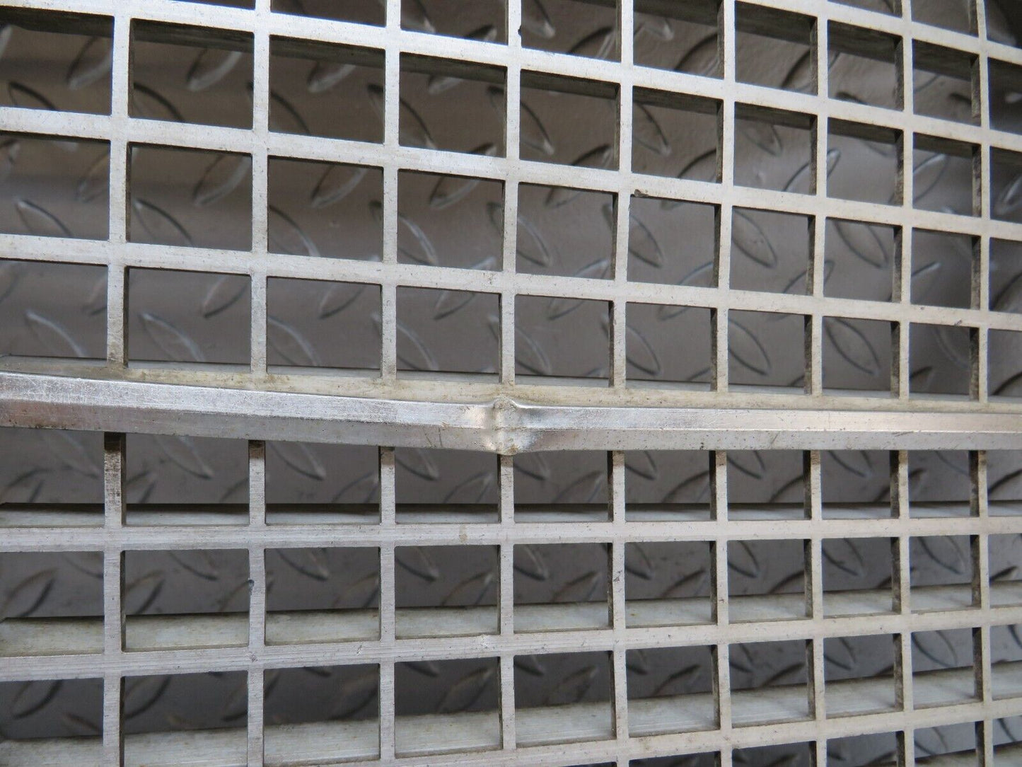 35837 Mercedes-Benz W108 Bonnet Grill Chrome