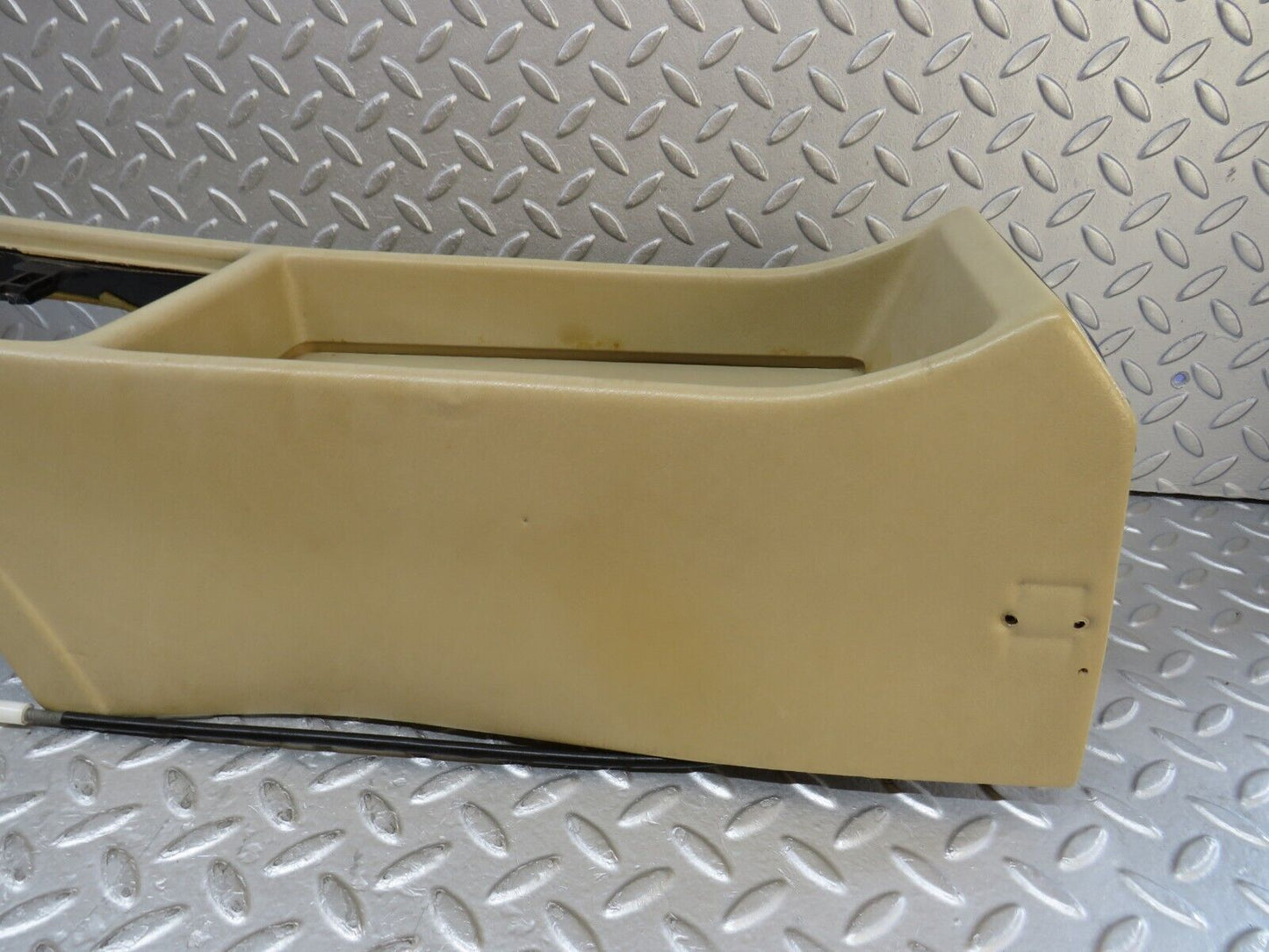 37159 Mercedes-Benz C126 420SEC Coupe Centre Console Beige 1266830325