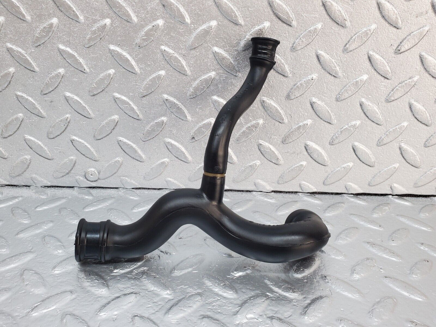 45395 Mercedes-Benz 280E M110.983 Air Intake Pipe 1100944382 1100845382