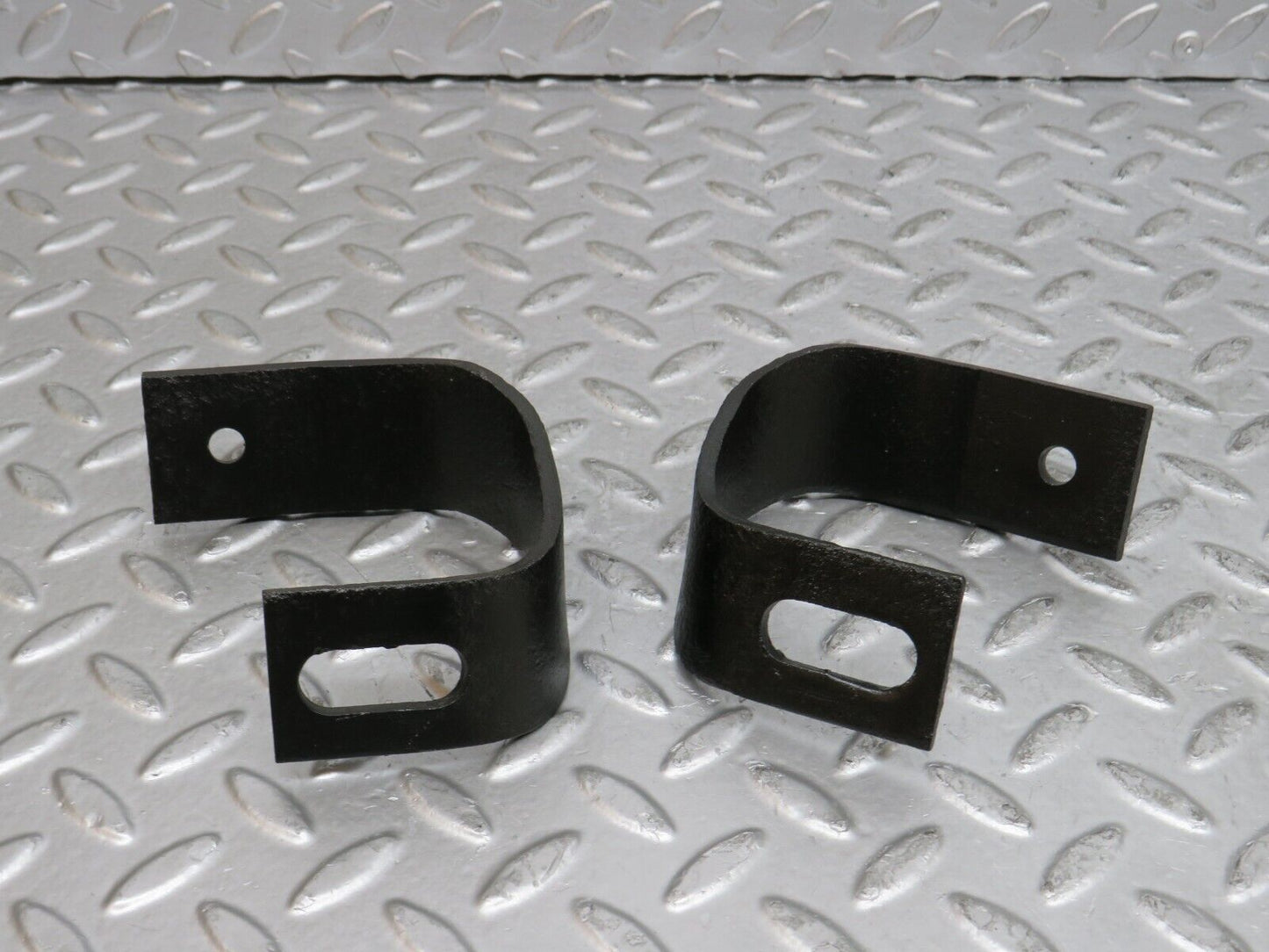 29672 Mercedes-Benz W123 230E Front Bumper Bracket