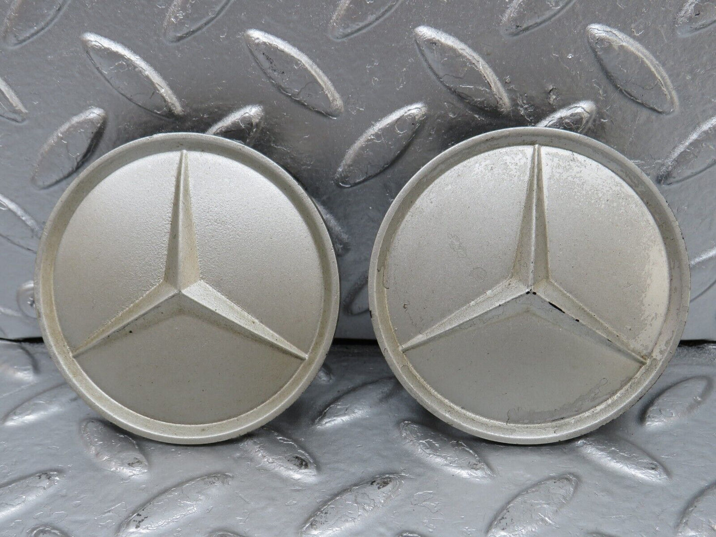 34196 Mercedes-Benz W124 260E Wheel Hub Cap Set