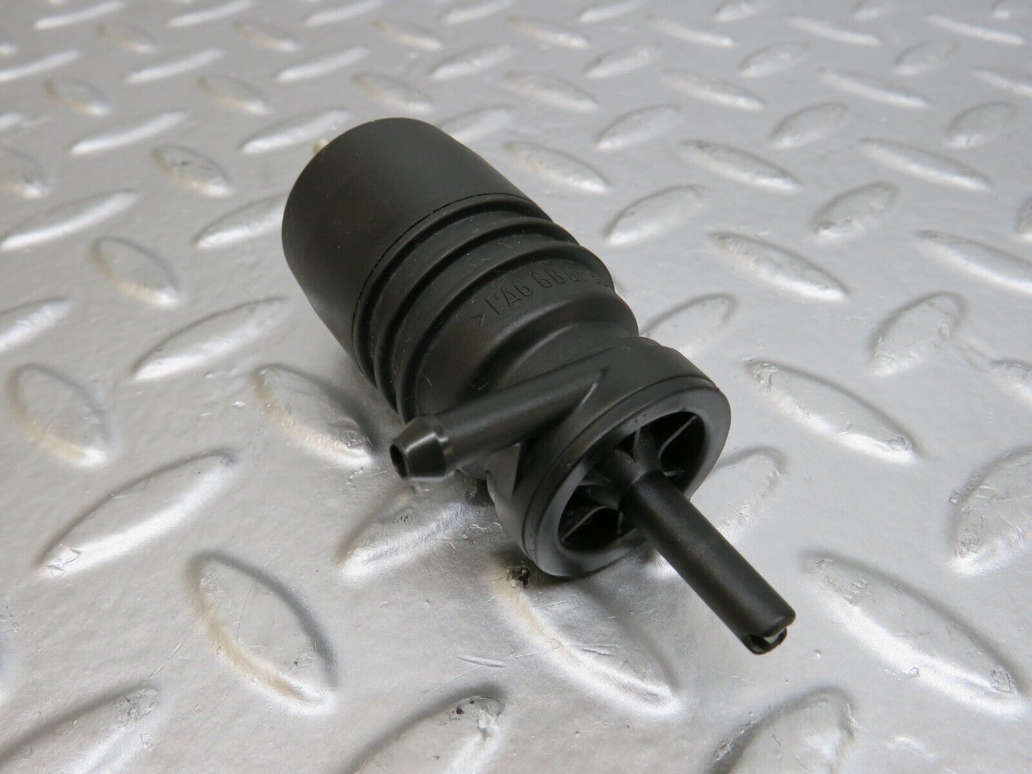 25451 Mercedes-Benz W123 200 Windscreen Washer Pump