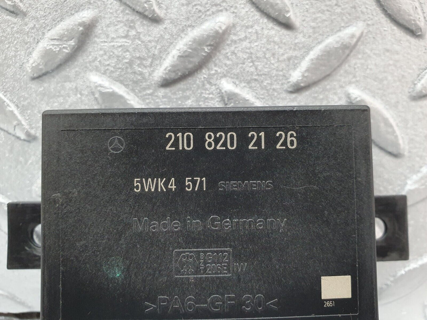 42153 Mercedes-Benz R129 320SL Coupe Remote Central Locking Control Module 2108202126