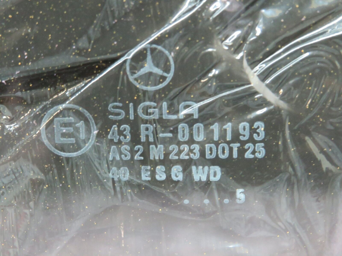 27634 Mercedes-Benz S124 300TE Wagon Front Left Door Window Glass