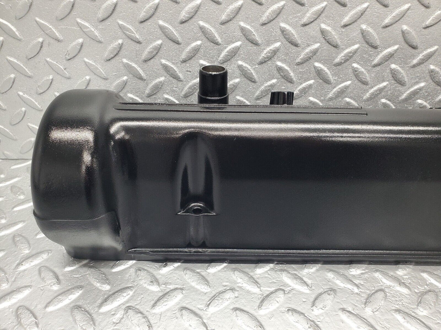 46319 Mercedes-Benz W126 420SE Cylinder Head Valve Cover Left Side 1170162105