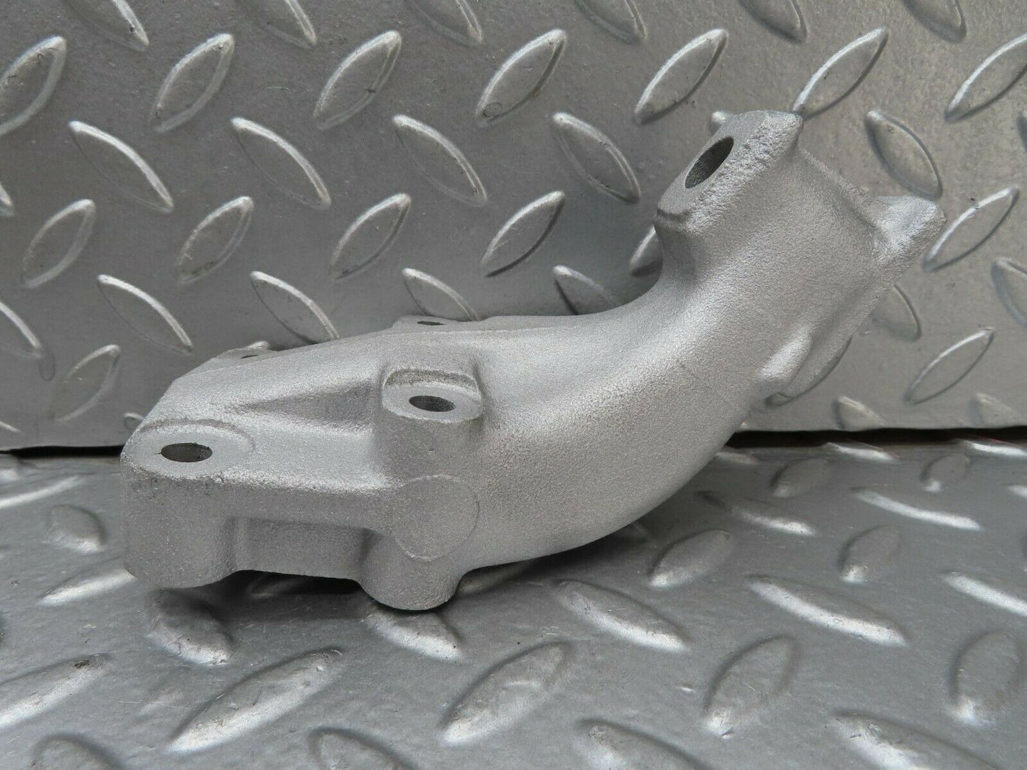 15660 Mercedes-Benz R107 450SL Engine Mount Bracket Right Side 116223460