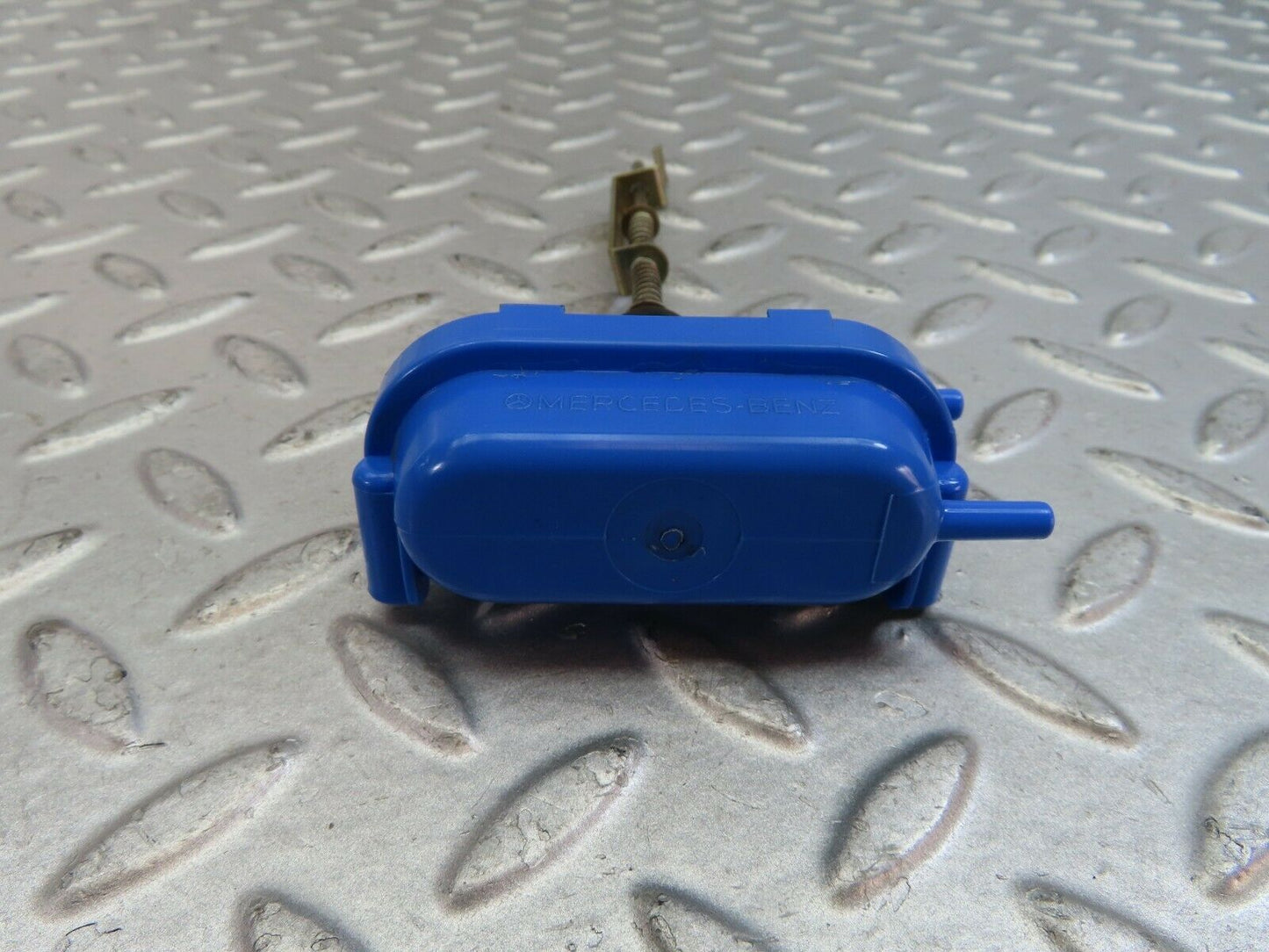 9586 Mercedes-Benz C123 280CE Coupe Door Lock Vacuum Actuator