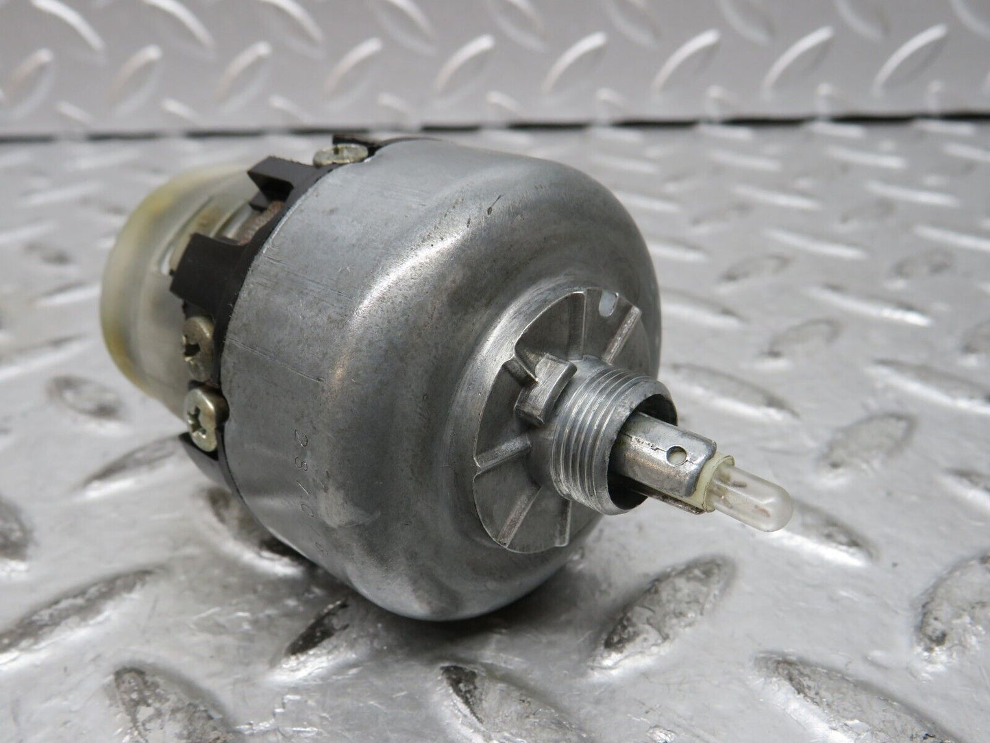 27883 Mercedes-Benz W123 280E Headlight Switch