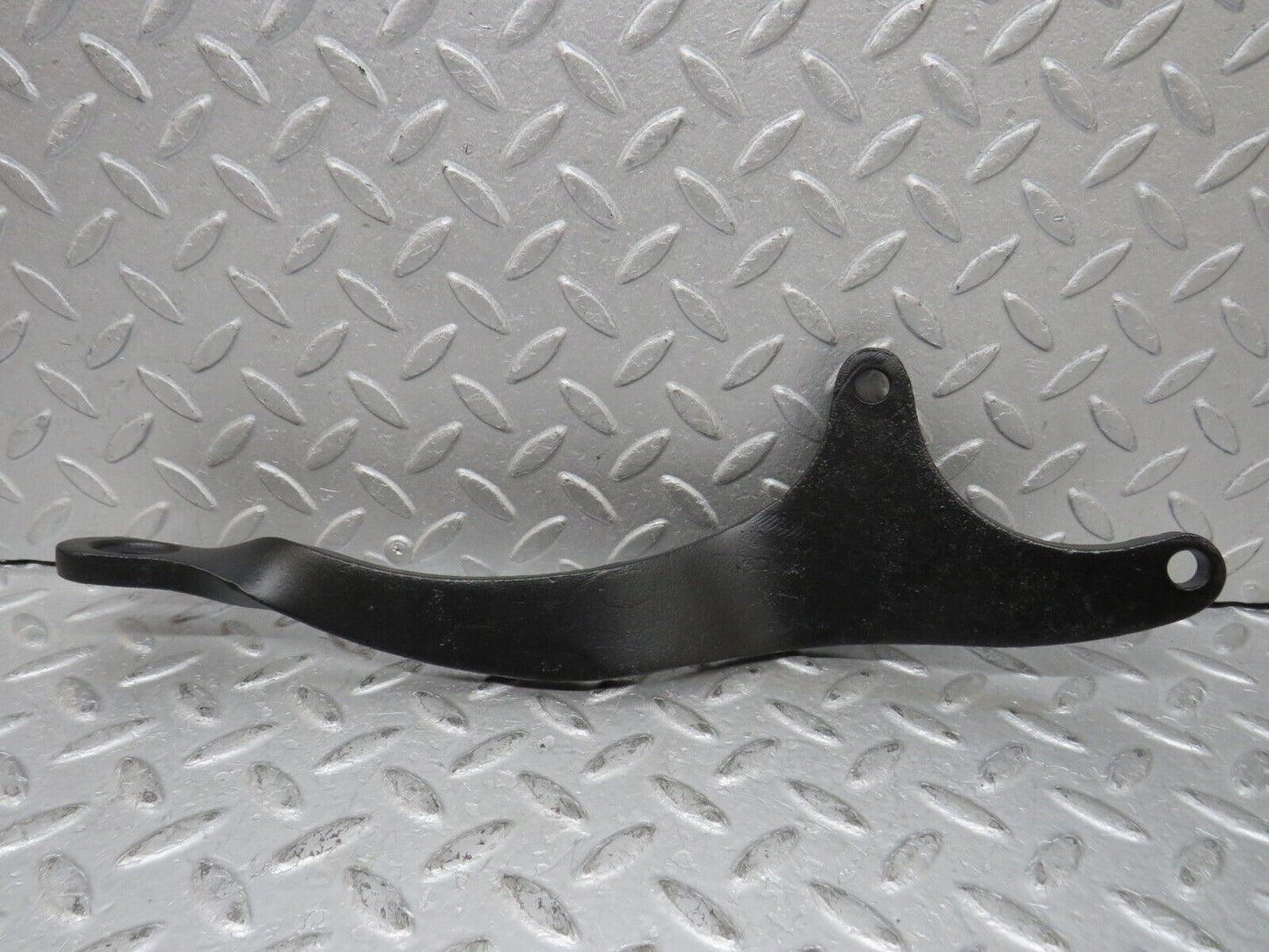 37659 Mercedes-Benz W109 300SEL Rear Anti Roll Bar Holder Bracket Pair