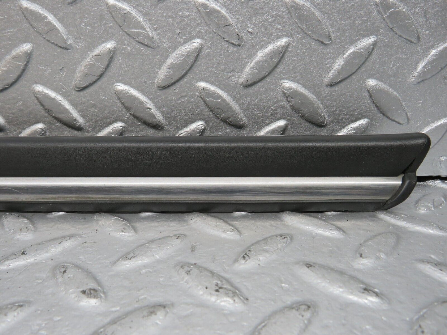 40125 Mercedes-Benz R107 350SL Coupe Front Right Wing Lower Trim