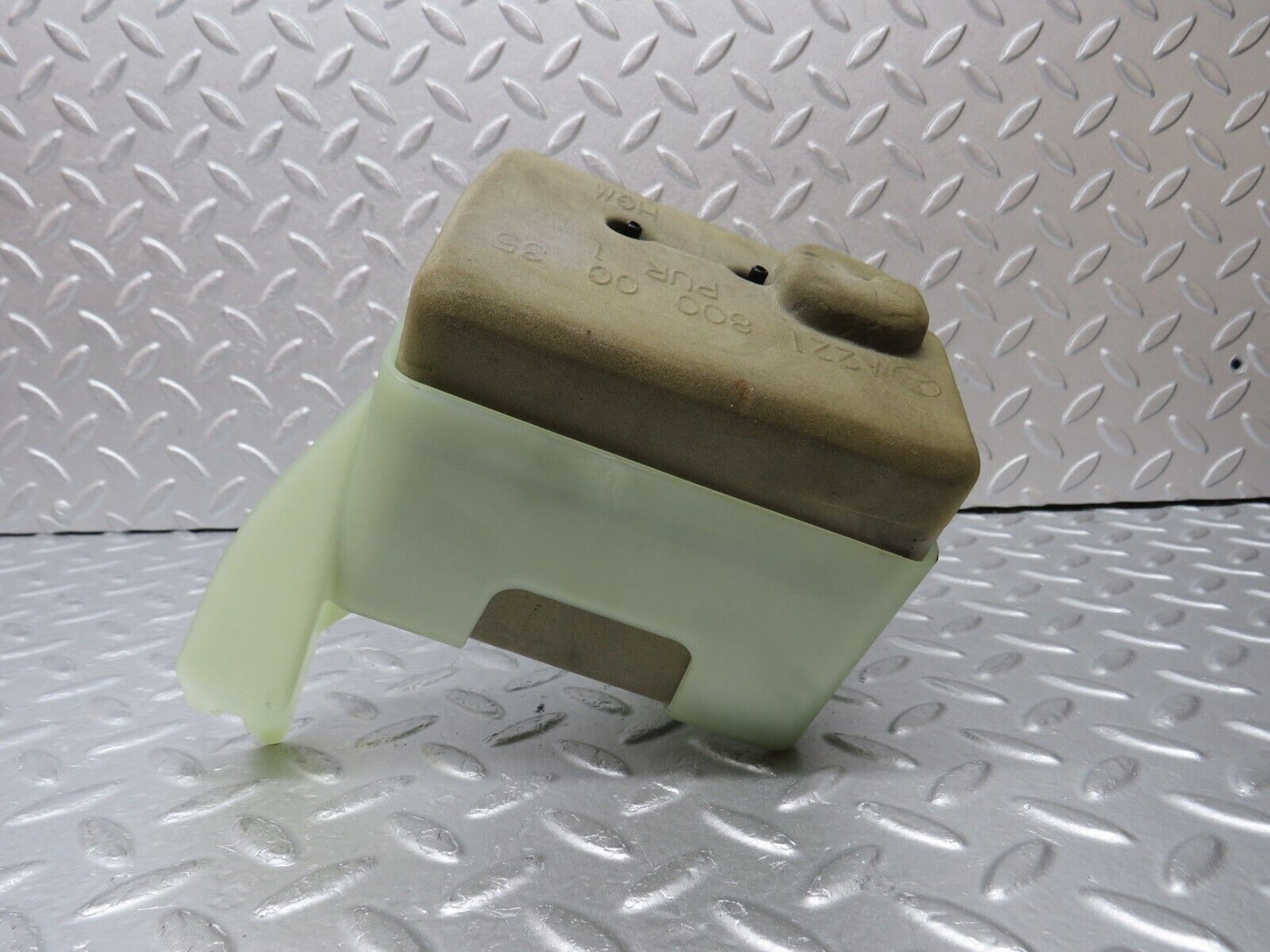 35221 Mercedes-Benz W221 Central Locking Pump 2218000248 2218000035 2218000018