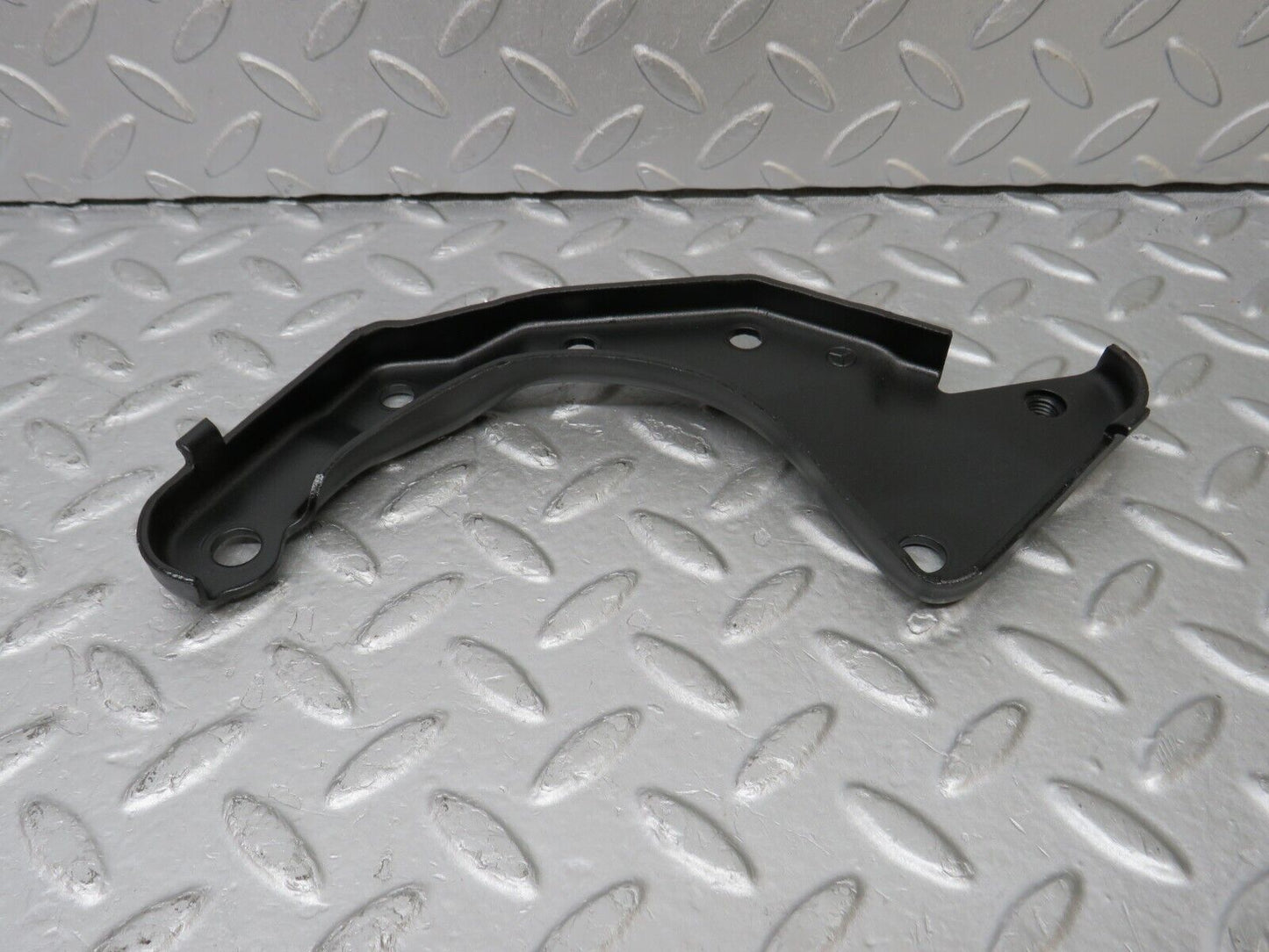 36780 Mercedes-Benz W201 190E 2.0L Power Steering Pump Bracket