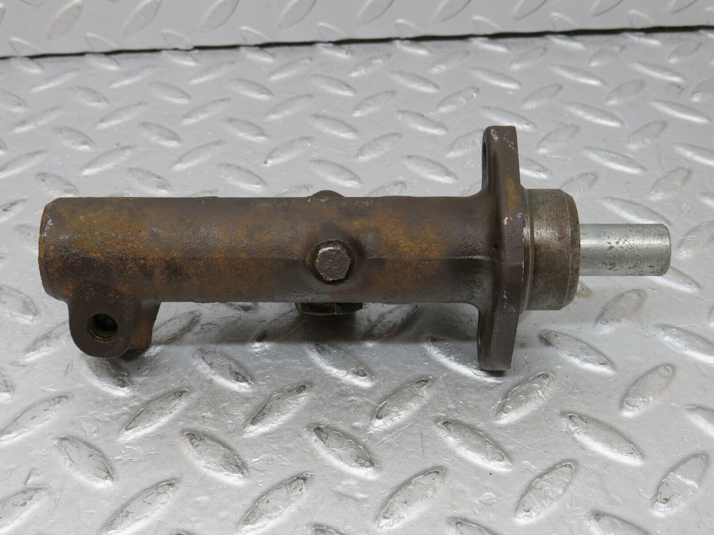 35734 Mercedes-Benz W108 Brake Master Cylinder