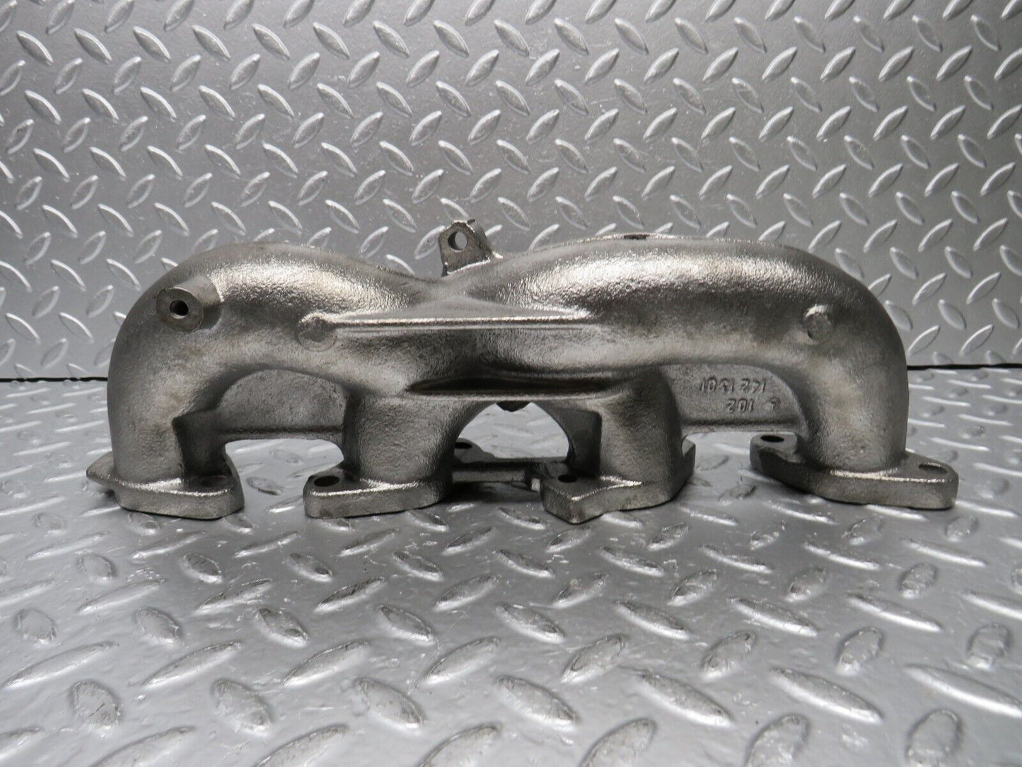 30768 Mercedes-Benz W201 190E 2.0L Exhaust Manifold 1021421301