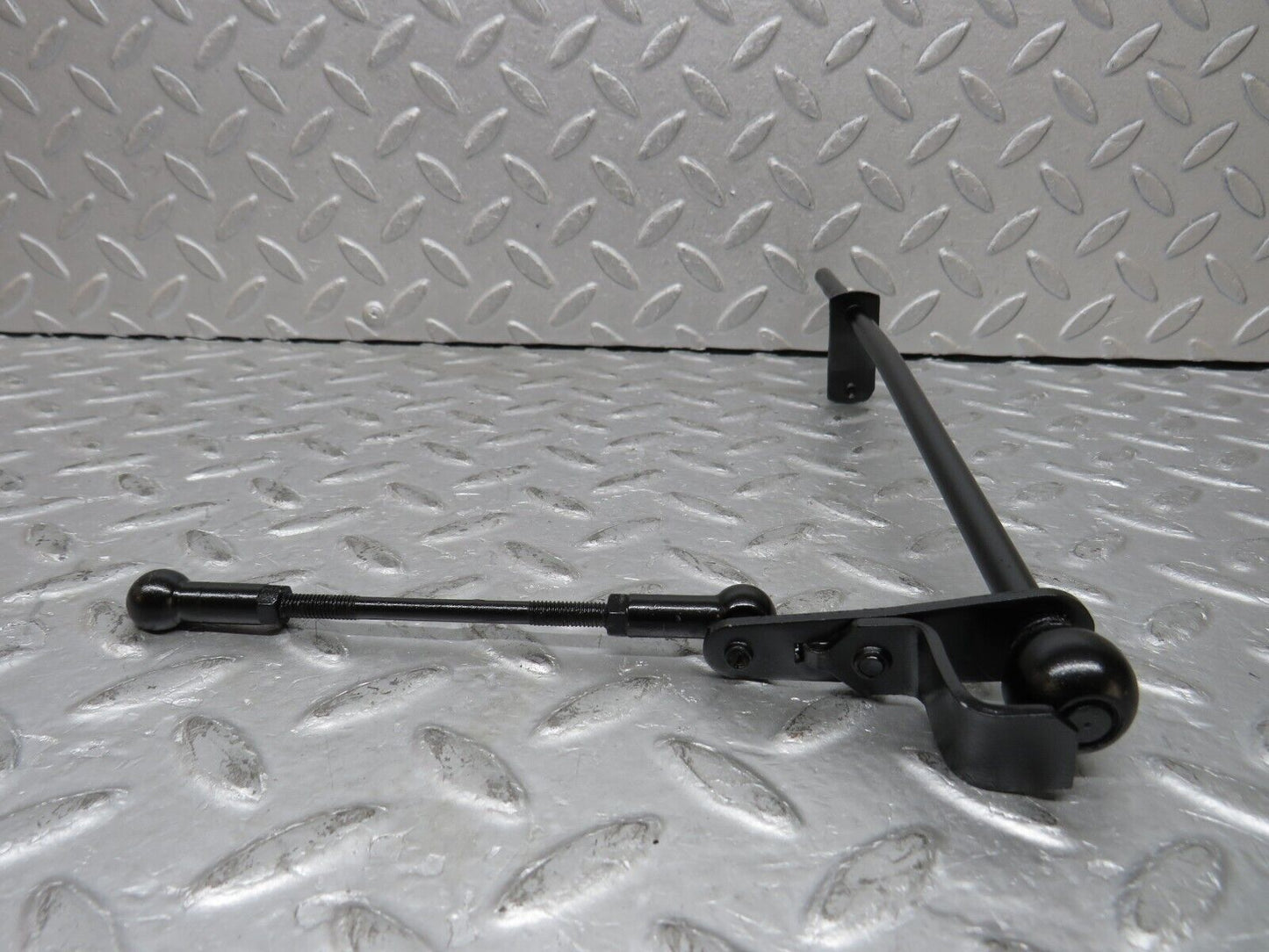 37662 Mercedes-Benz W109 300SEL Throttle Linkage