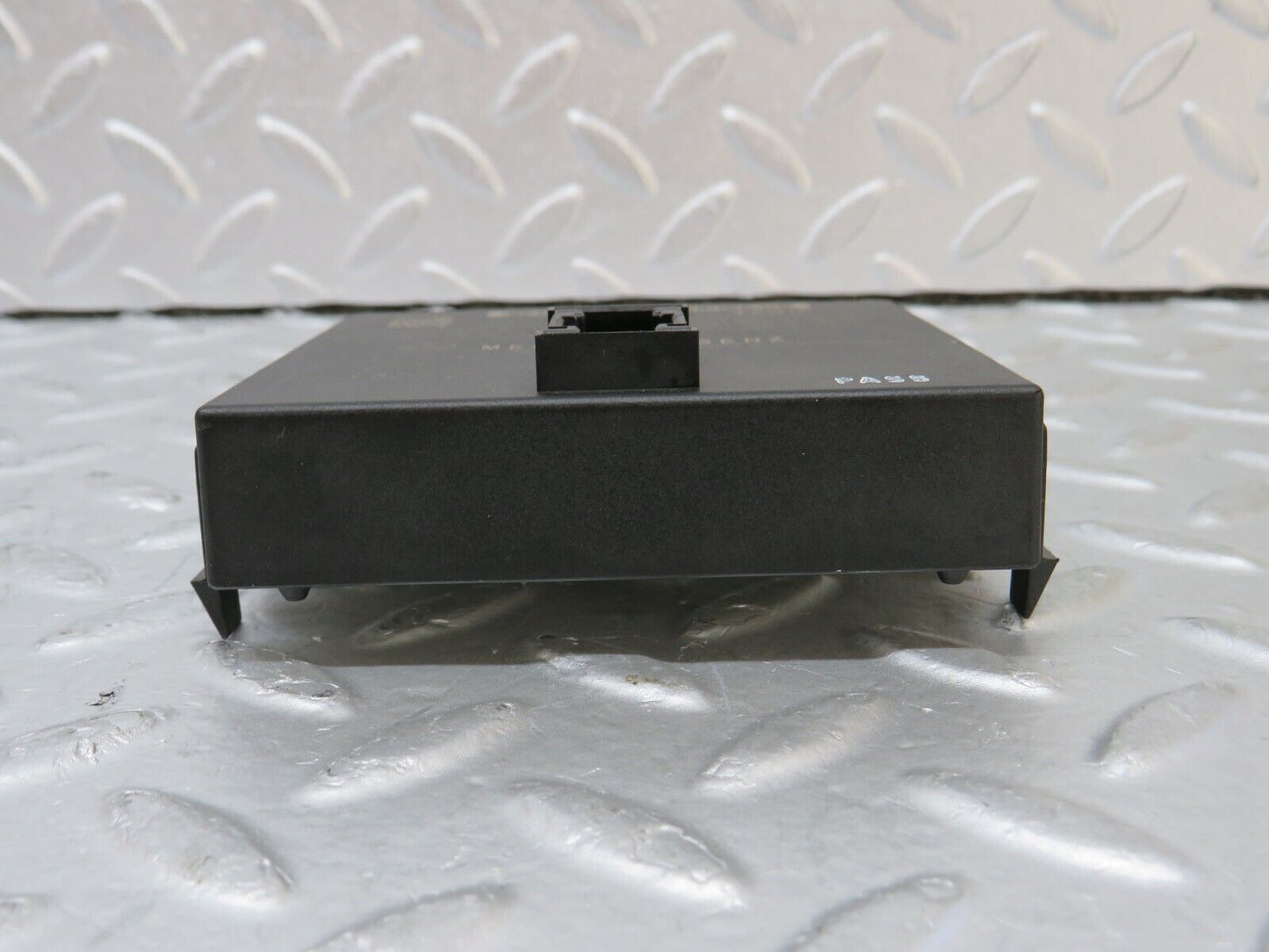 35147 Mercedes-Benz W221 Central Gateway ECU 2215407045