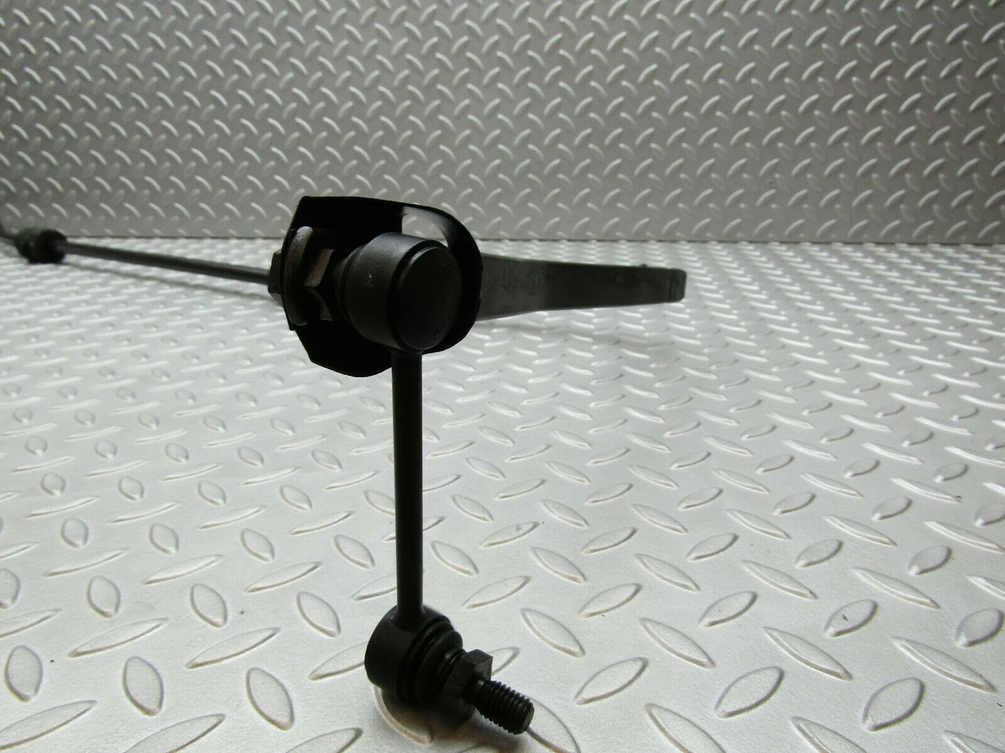 3286 Mercedes-Benz W115 220D Anti Roll Bar Rear Axle 1153261065