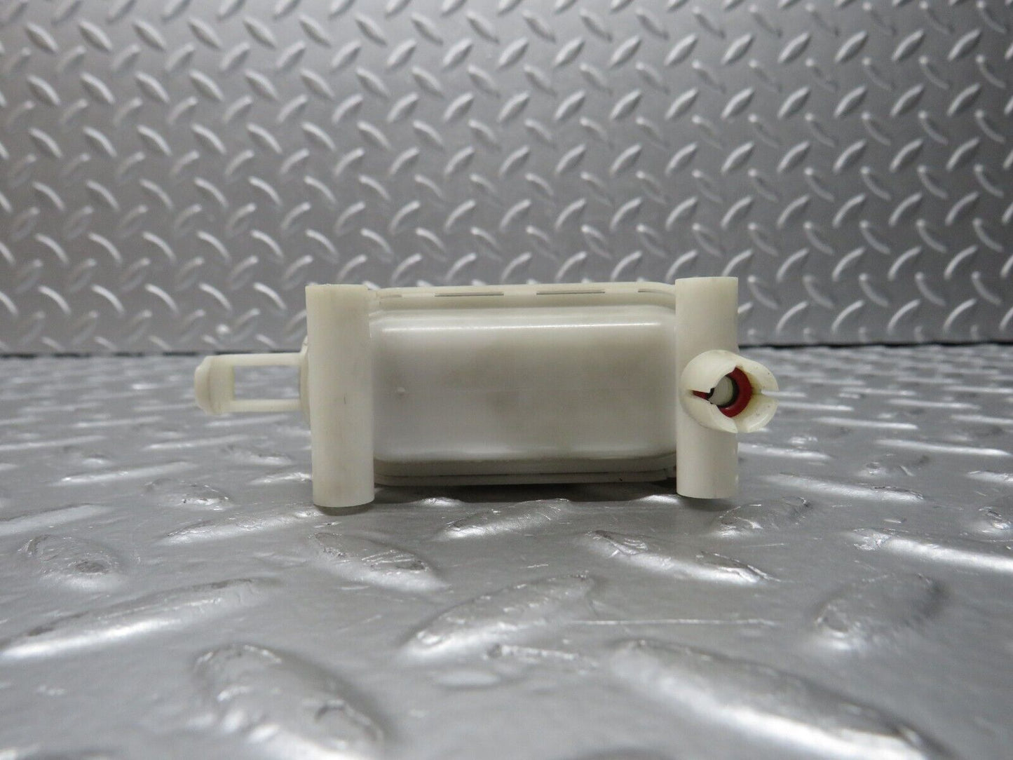 31399 Mercedes-Benz S124 220TE Wagon Trunk Lock Vacuum Actuator Hella